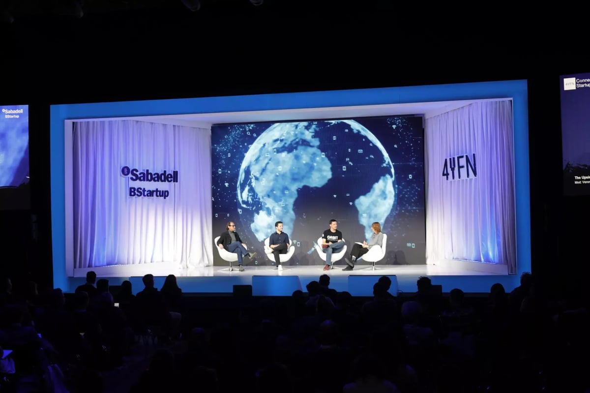 4yfn sabadel sponsor stage