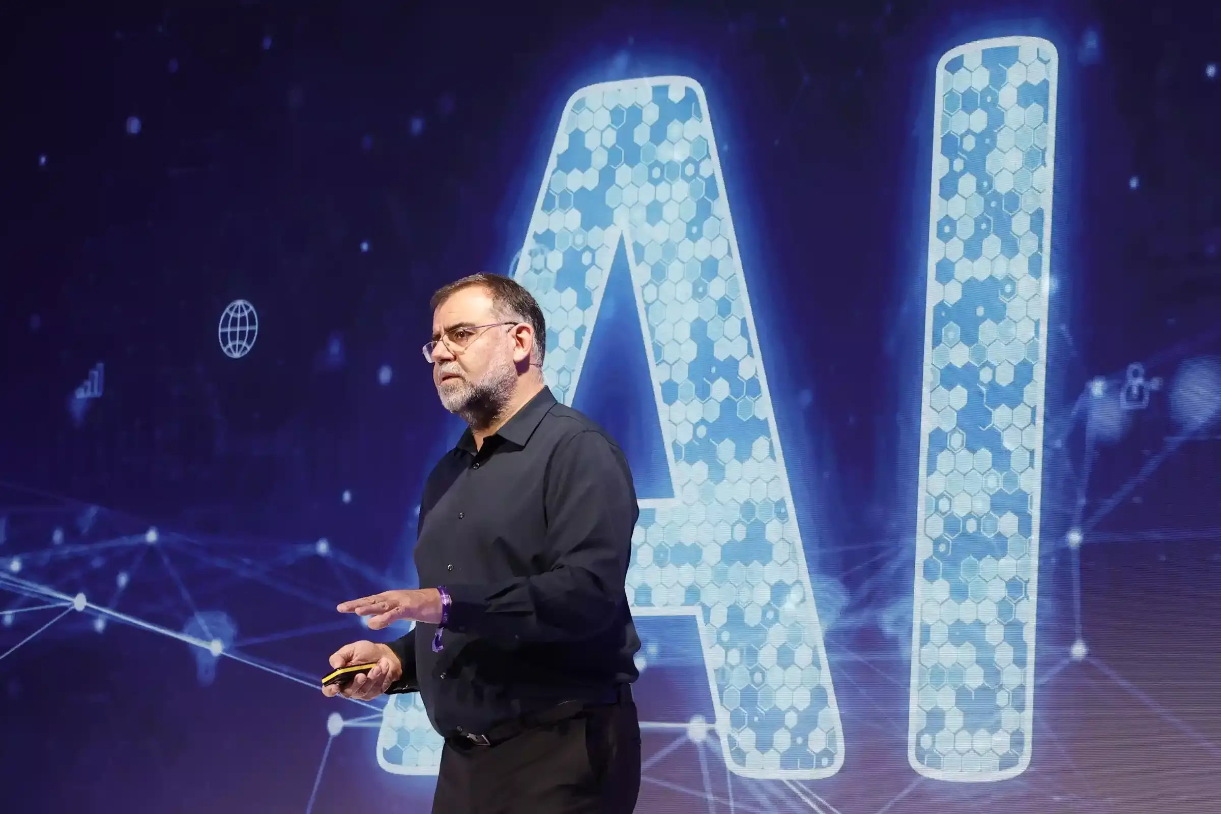 4yfn theme ai keynote