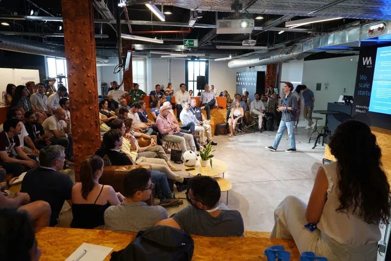 Get to know all the details of "Acelera Startups" at Wayra's stand